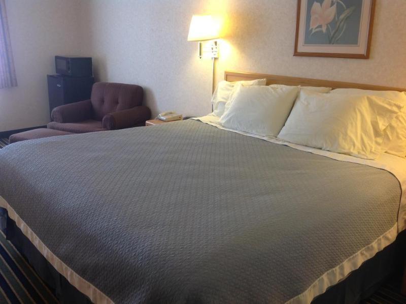 Days Inn By Wyndham Springville Extérieur photo